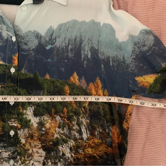 Mountain Scene Blouse - Picture 7 of 7